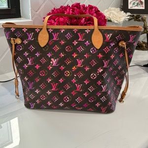 💯 % Authentic Louis Vuitton custom painted Neverfull MM